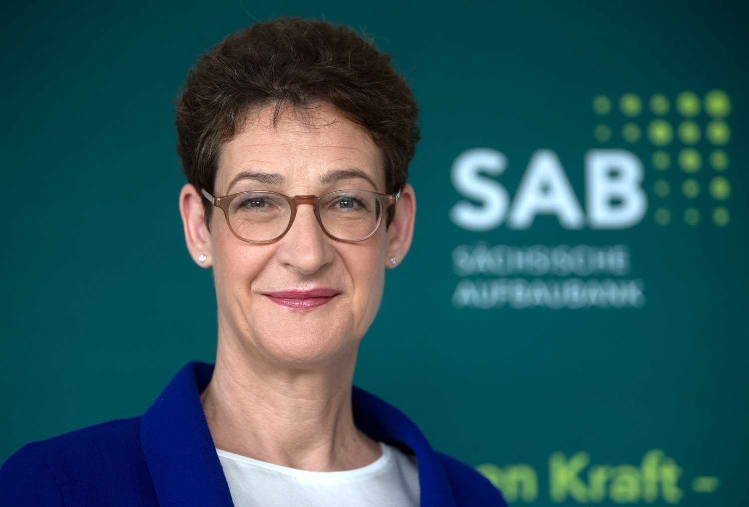Porträtfoto der SAB Vorstandsvorsitzenden Dr. Katrin Leonhardt